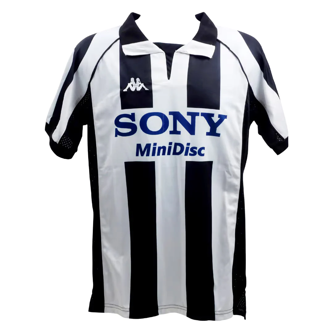 Framed Filippo Inzaghi Signed Juventus FC Home Soccer Jersey #9 with Beckett Witness - Image 4