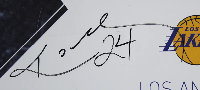 Lakers Kobe Bryant Signed 2015-16 Final Season Season Ticket Holder Book BAS - Image 2