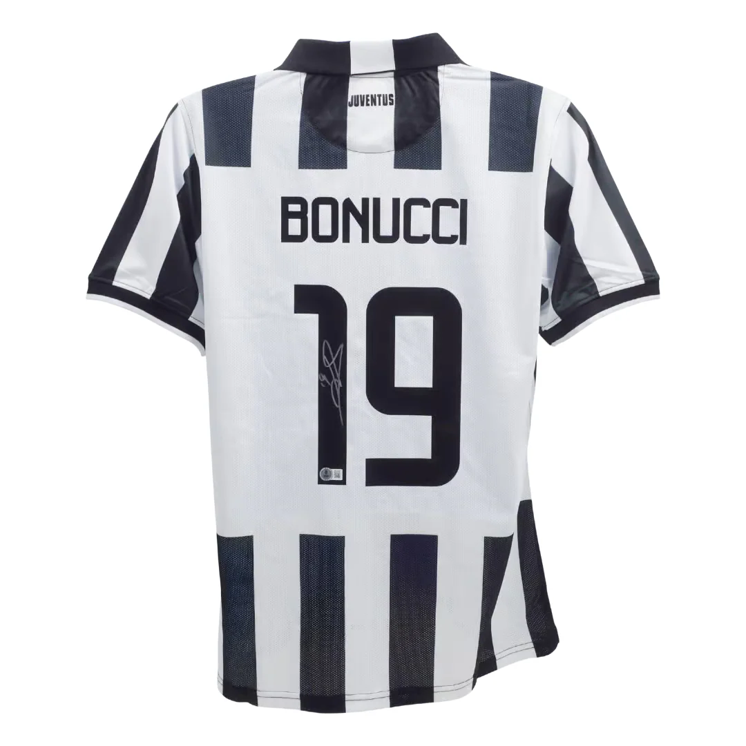 Framed Leonardo Bonucci Signed Juventus FC Home Soccer Jersey #19 with Beckett Witness - Image 3