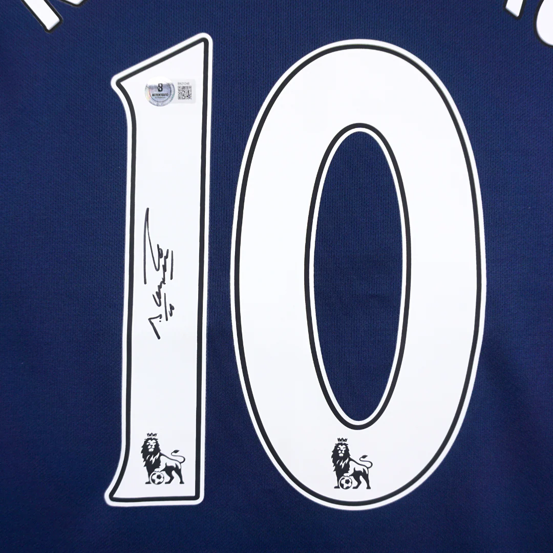 Framed Sergio Aguero Signed Manchester City Soccer Jersey #10 with Beckett COA - Image 2