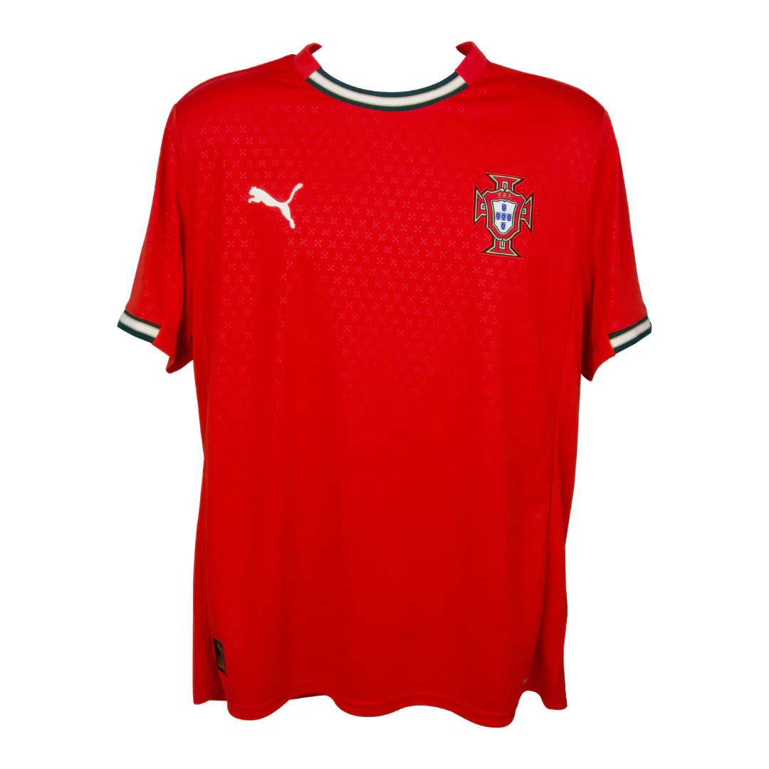 Framed Vitinha Signed Portugal FC Home Soccer Jersey #23 with Beckett Witness - Image 4